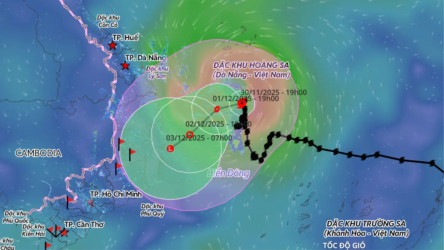 Bão số 15 di chuyển chậm, suy yếu dần